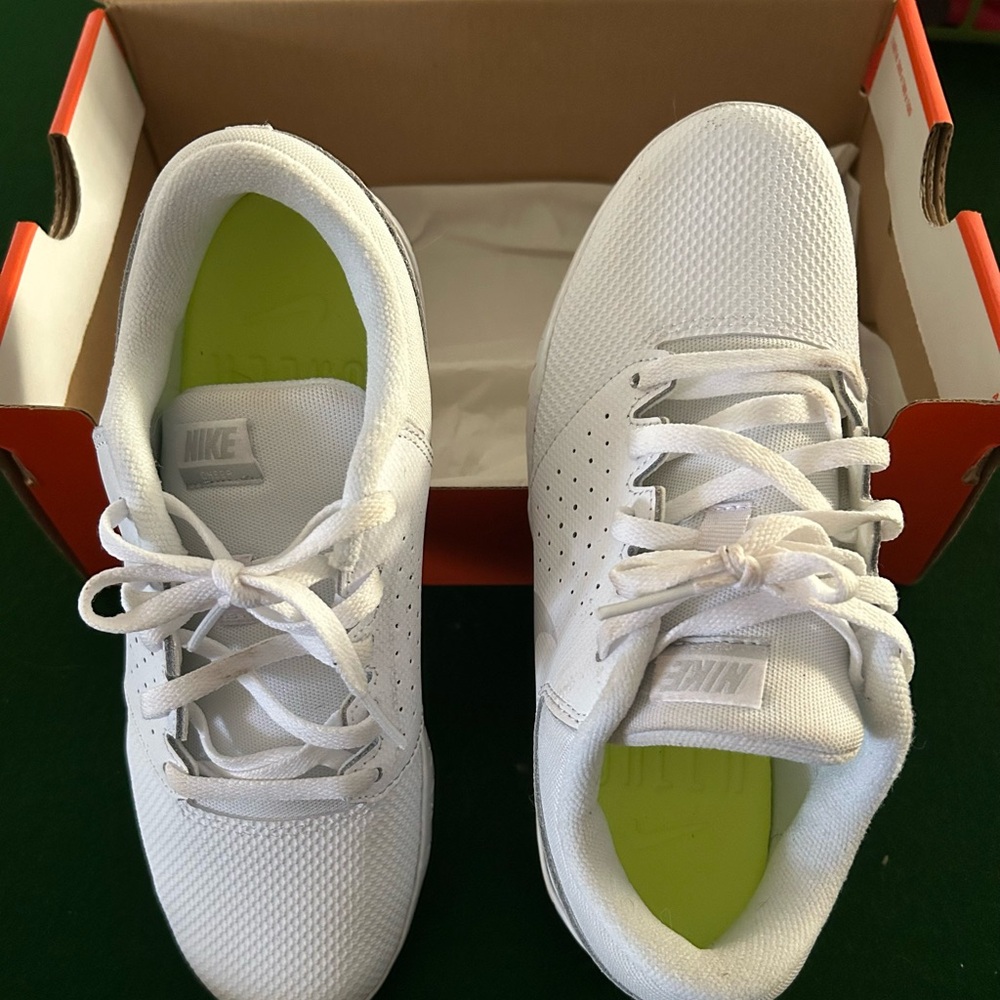 Nike Cheer Sideline White Sneakers